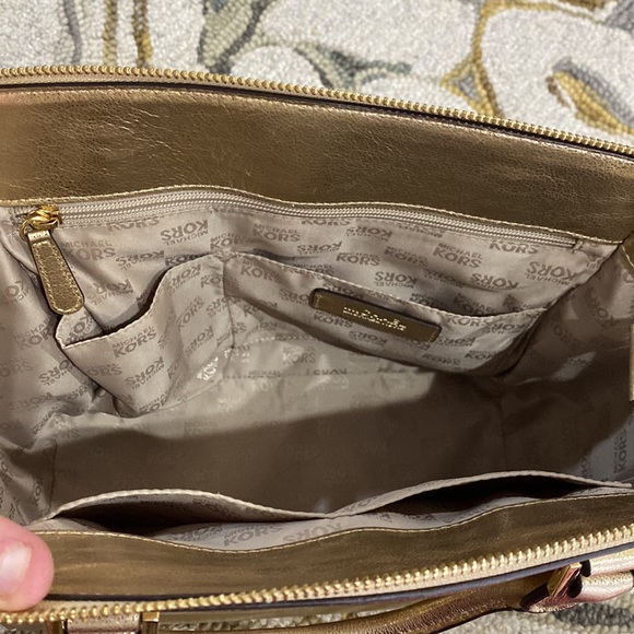 π Michael Kors gold leather large top satchel bag gorgeous π - Picture 16 of 17